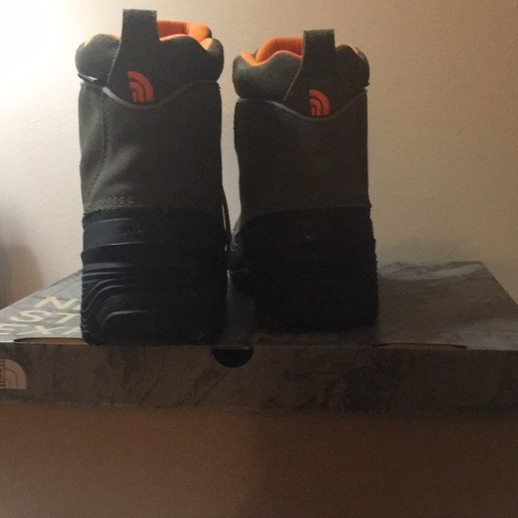 The North Face Boys' Boot Size 5 - Picture 5 of 6